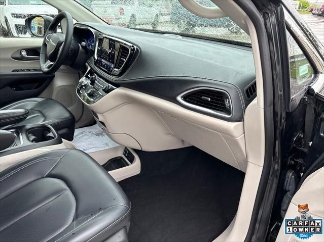 2023 Chrysler Pacifica Hybrid Touring L