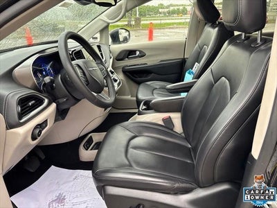 2023 Chrysler Pacifica Hybrid Touring L