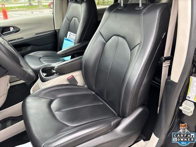 2023 Chrysler Pacifica Hybrid Touring L