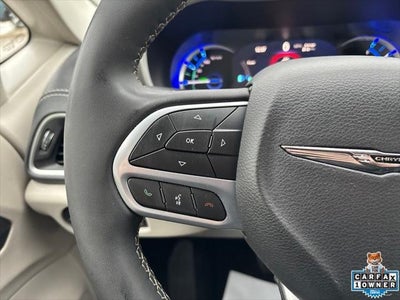 2023 Chrysler Pacifica Hybrid Touring L