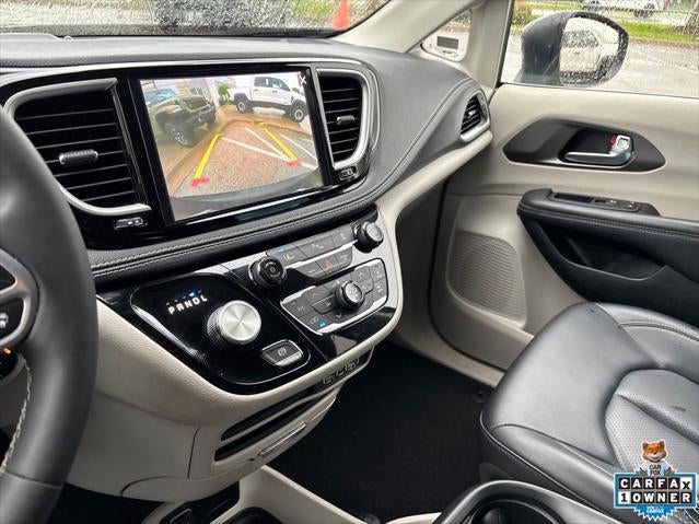 2023 Chrysler Pacifica Hybrid Touring L