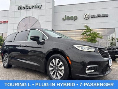 2023 Chrysler Pacifica Hybrid Touring L