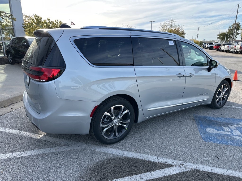 2026 Chrysler Pacifica Pinnacle