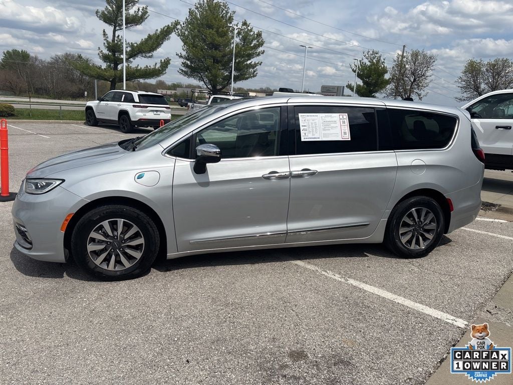 2023 Chrysler Pacifica Hybrid Limited