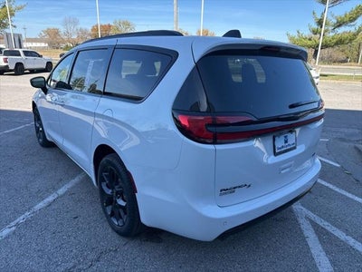 2026 Chrysler Pacifica PACIFICA SELECT AWD