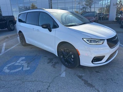 2026 Chrysler Pacifica PACIFICA SELECT AWD