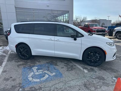 2026 Chrysler Pacifica PACIFICA SELECT AWD