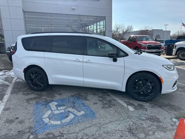 2026 Chrysler Pacifica PACIFICA SELECT AWD