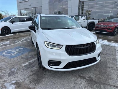 2026 Chrysler Pacifica PACIFICA SELECT AWD