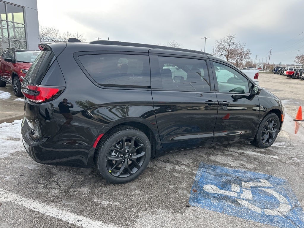 2026 Chrysler Pacifica Limited