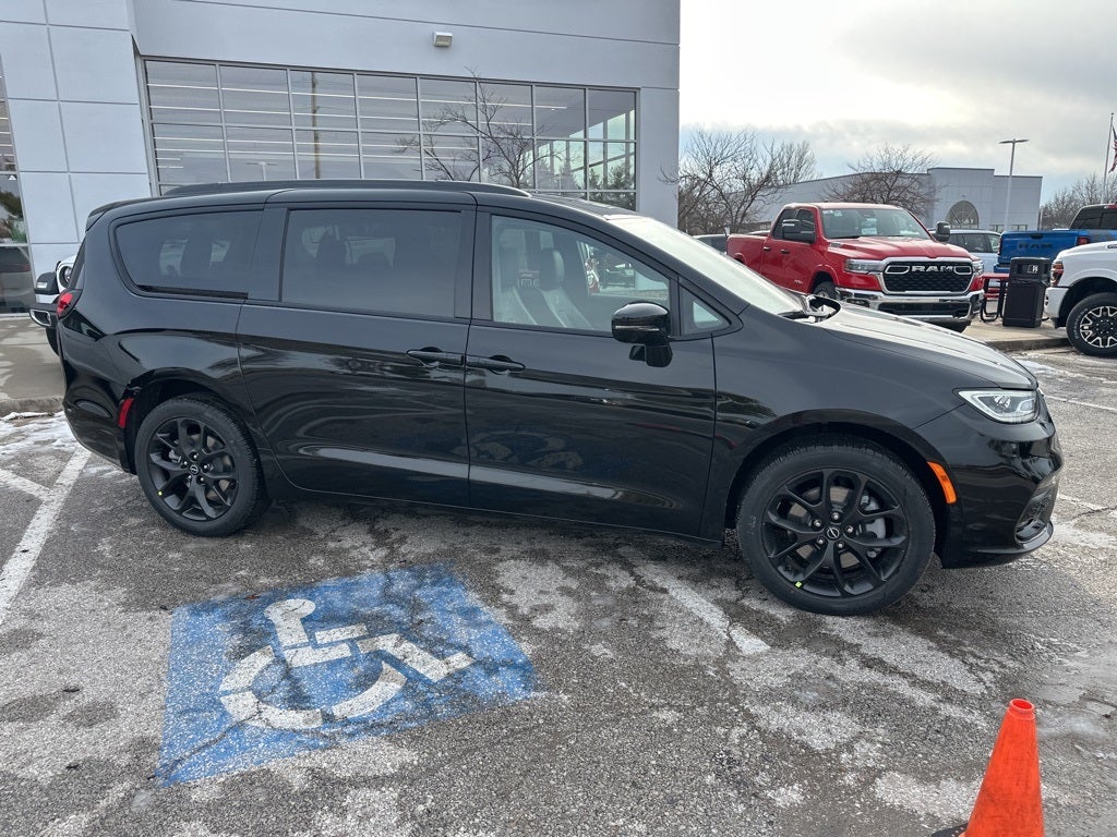 2026 Chrysler Pacifica Limited