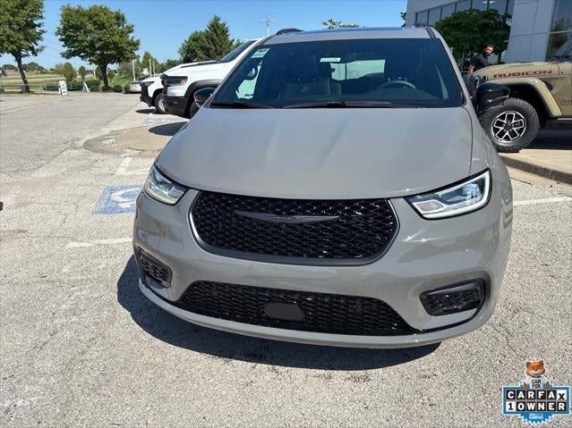 2025 Chrysler Pacifica Limited AWD
