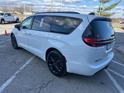 2026 Chrysler Pacifica Limited