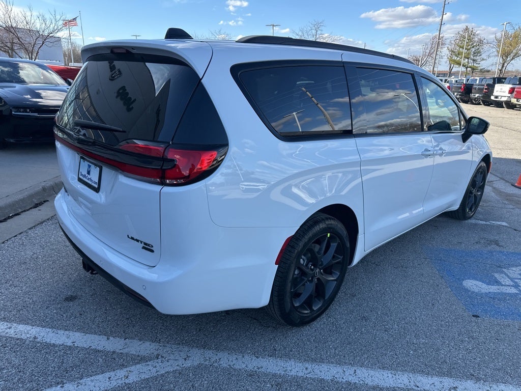2026 Chrysler Pacifica Limited