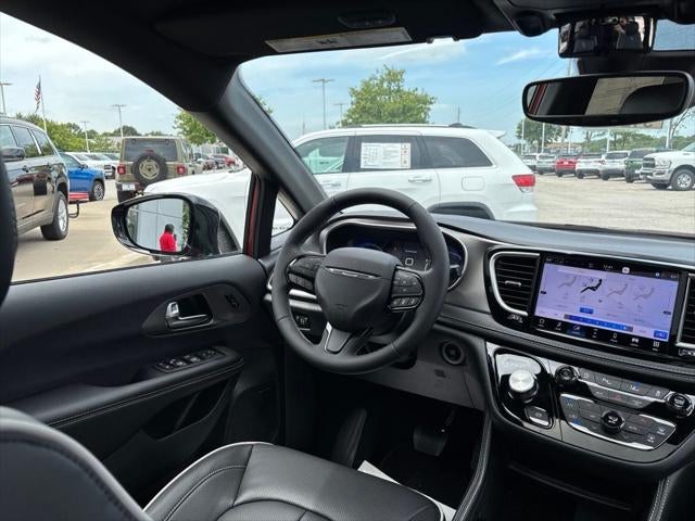 2027 Chrysler Pacifica PACIFICA LIMITED AWD