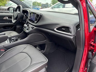 2027 Chrysler Pacifica PACIFICA LIMITED AWD