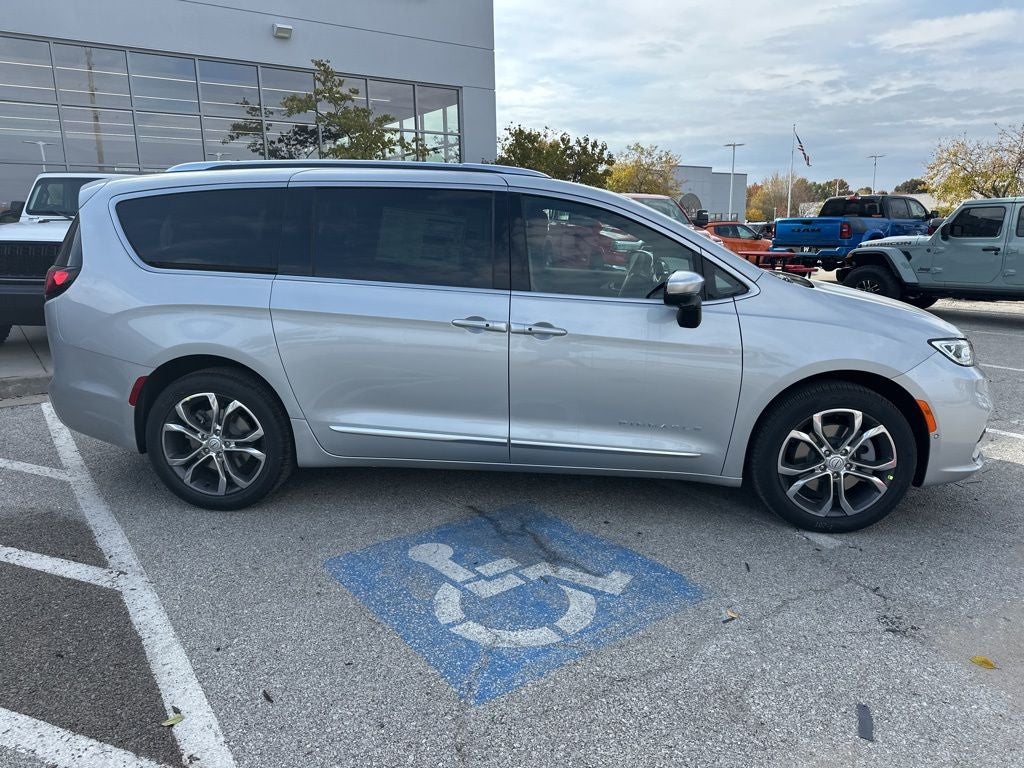 2026 Chrysler Pacifica Pinnacle
