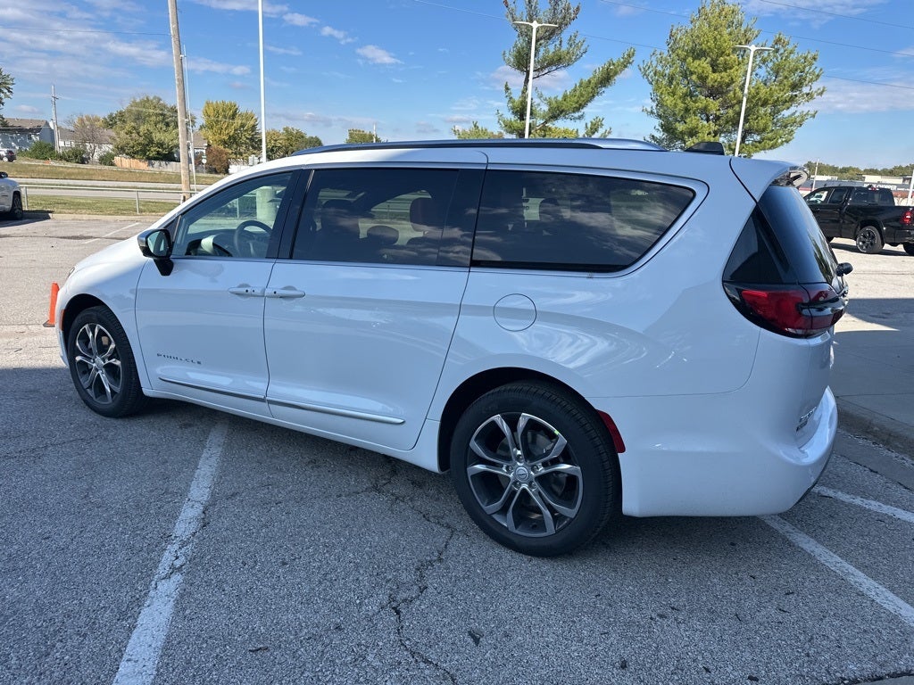 2026 Chrysler Pacifica Pinnacle