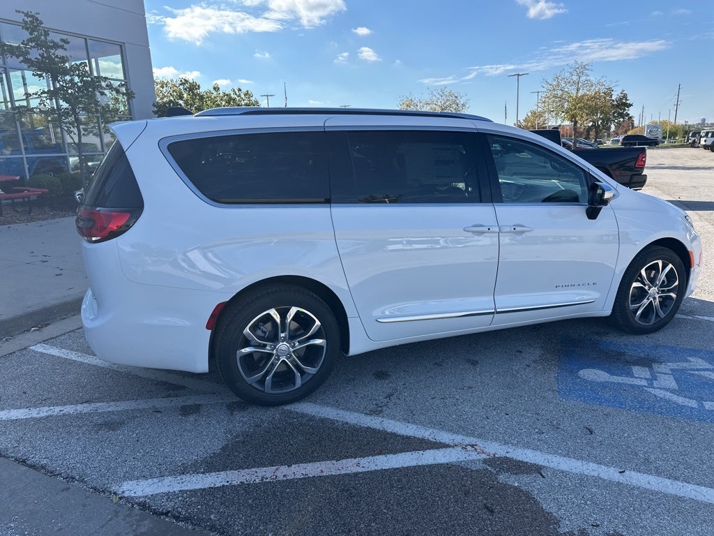 2026 Chrysler Pacifica Pinnacle