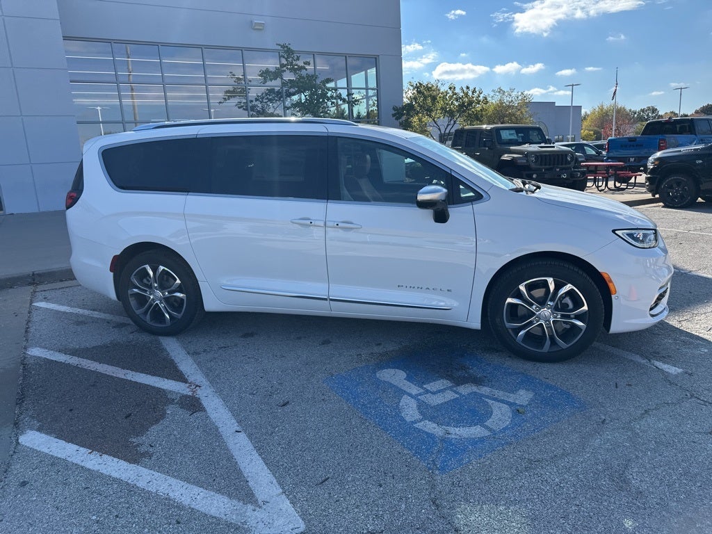 2026 Chrysler Pacifica Pinnacle