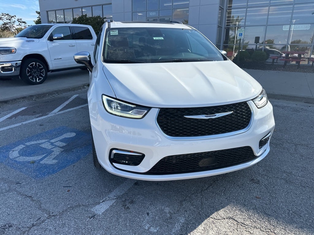 2026 Chrysler Pacifica Pinnacle