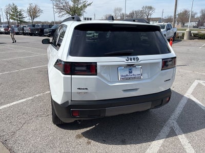 2026 Jeep Cherokee Laredo