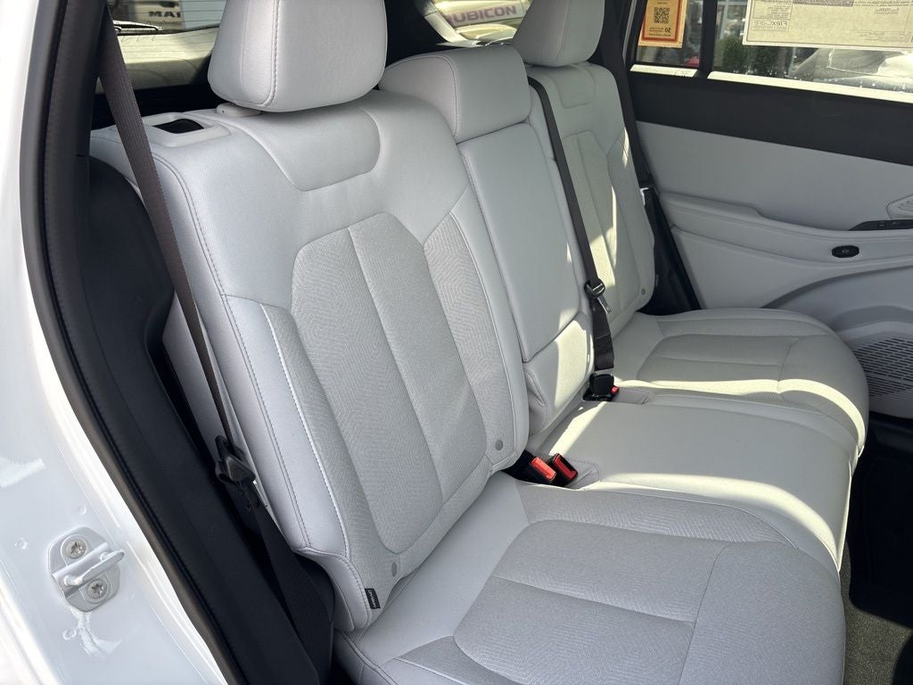 2026 Jeep Cherokee Laredo