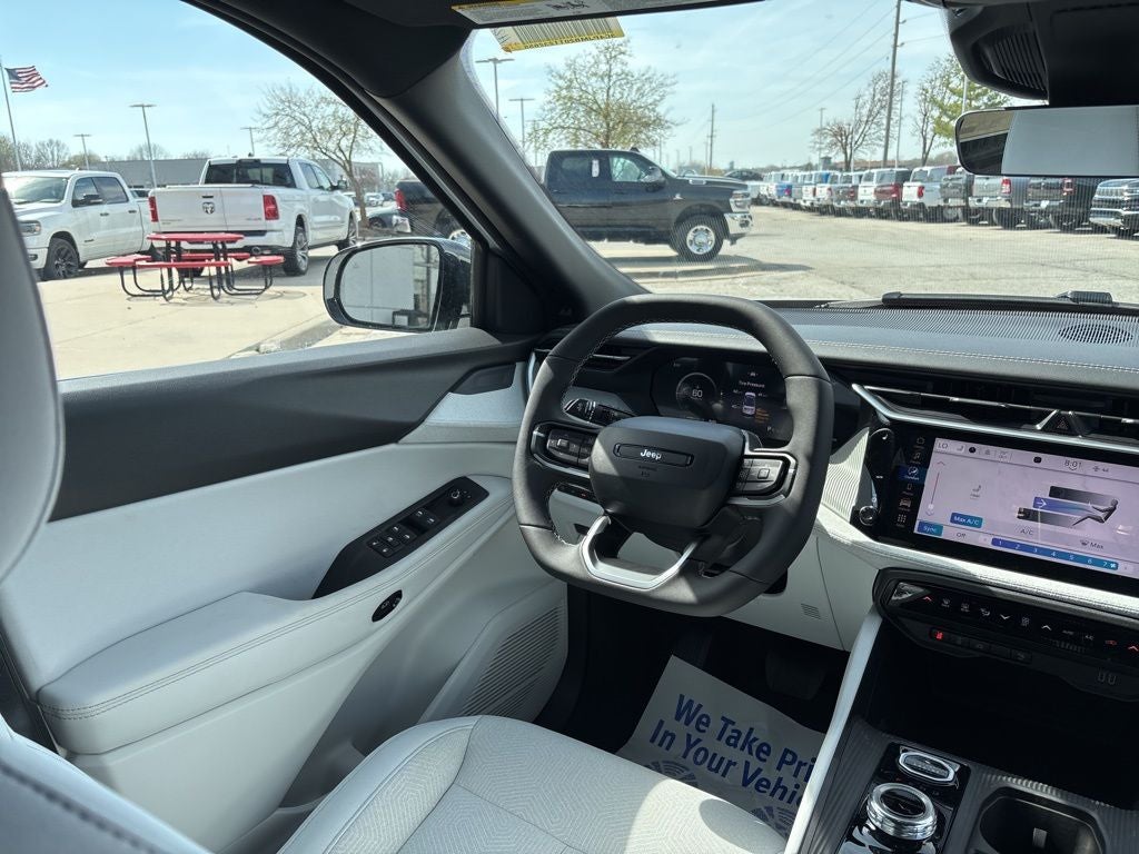 2026 Jeep Cherokee Laredo