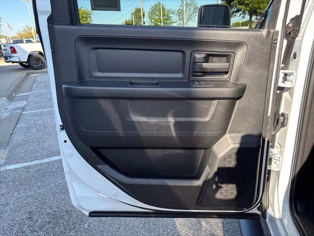 2027 RAM Ram 3500 RAM 3500 TRADESMAN CREW CAB 4X4 6'4' BOX