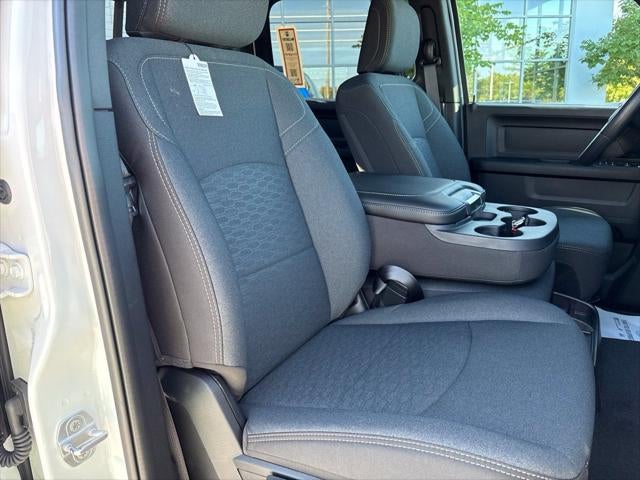 2027 RAM Ram 3500 RAM 3500 TRADESMAN CREW CAB 4X4 6'4' BOX