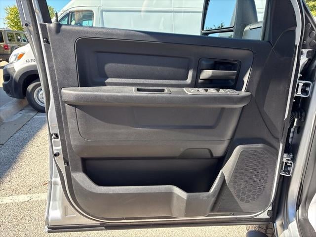 2027 RAM Ram 3500 RAM 3500 TRADESMAN CREW CAB 4X4 6'4' BOX