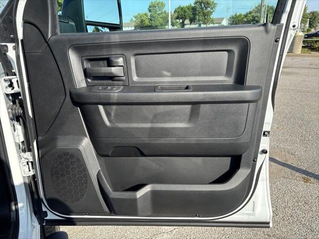 2027 RAM Ram 3500 RAM 3500 TRADESMAN CREW CAB 4X4 6'4' BOX