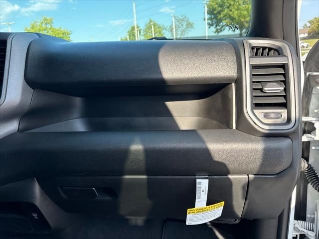 2027 RAM Ram 3500 RAM 3500 TRADESMAN CREW CAB 4X4 6'4' BOX