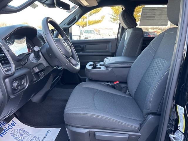 2026 RAM Ram 3500 RAM 3500 TRADESMAN CREW CAB 4X4 6'4' BOX