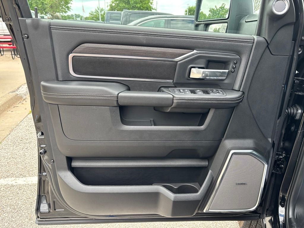2026 RAM Ram 3500 RAM 3500 LARAMIE MEGA CAB 4X4 6'4' BOX