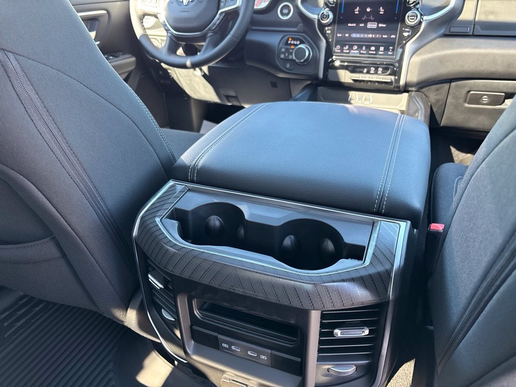 2027 RAM Ram 1500 RAM 1500 BIG HORN CREW CAB 4X4 5'7' BOX