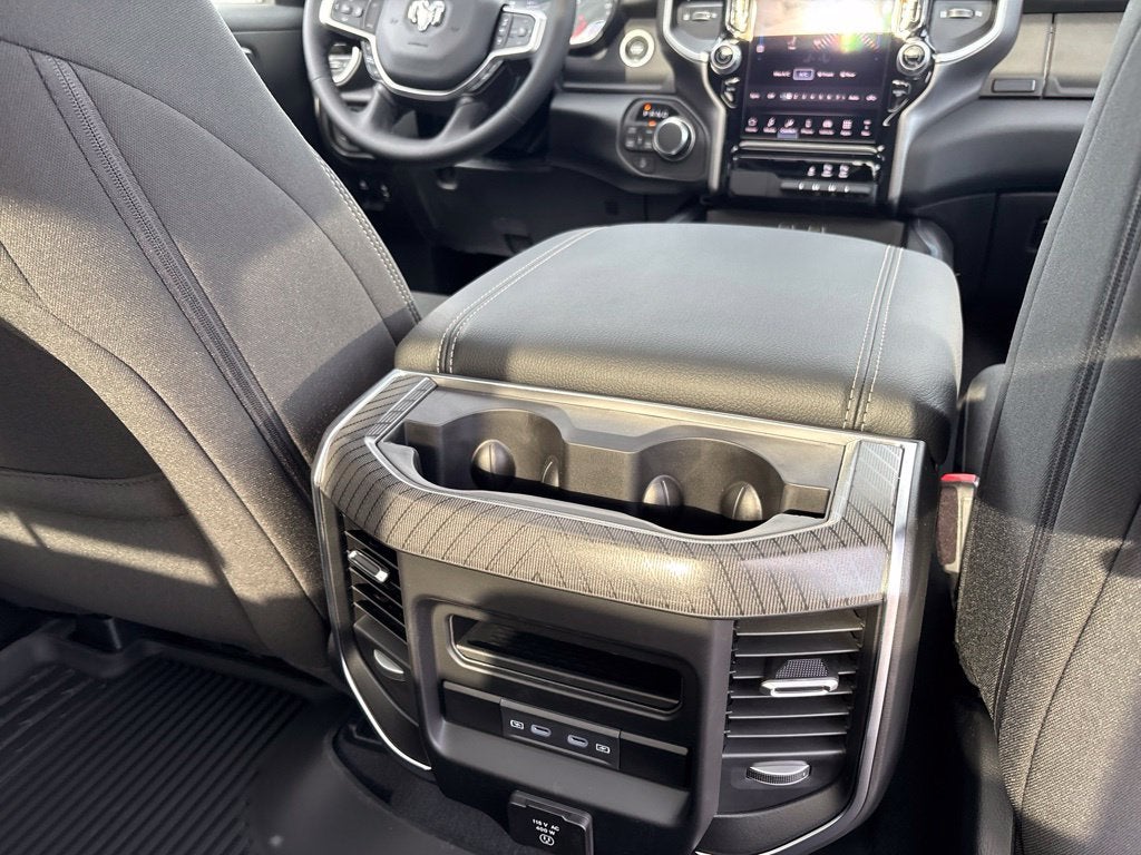 2027 RAM Ram 1500 RAM 1500 BIG HORN CREW CAB 4X4 5'7' BOX