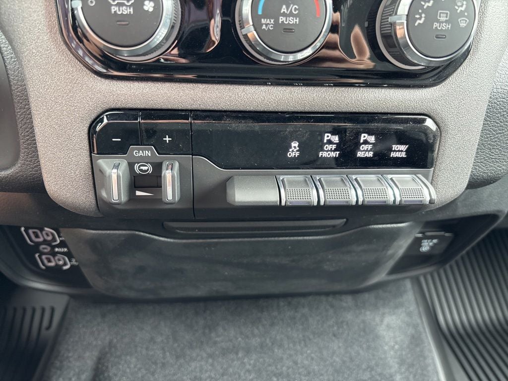 2026 RAM 1500 Warlock