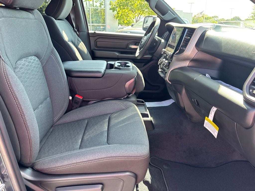2026 RAM 1500 RAM 1500 TRADESMAN CREW CAB 4X4 5'7' BOX