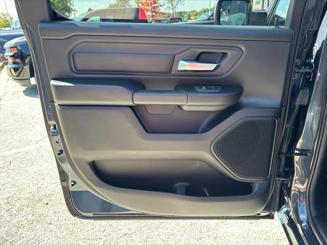 2026 RAM 1500 RAM 1500 TRADESMAN CREW CAB 4X4 5'7' BOX