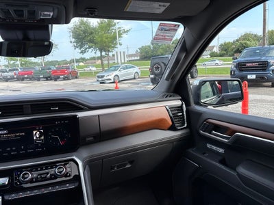 2023 GMC Sierra 1500 4WD Crew Cab Short Box Denali