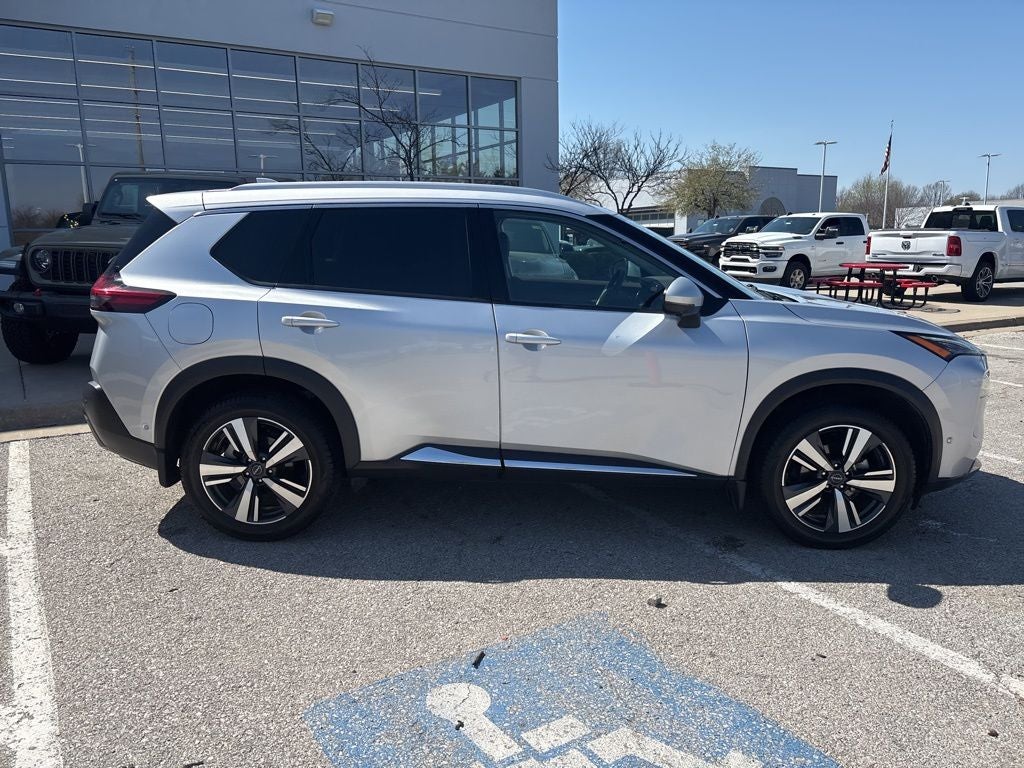 2022 Nissan Rogue SL