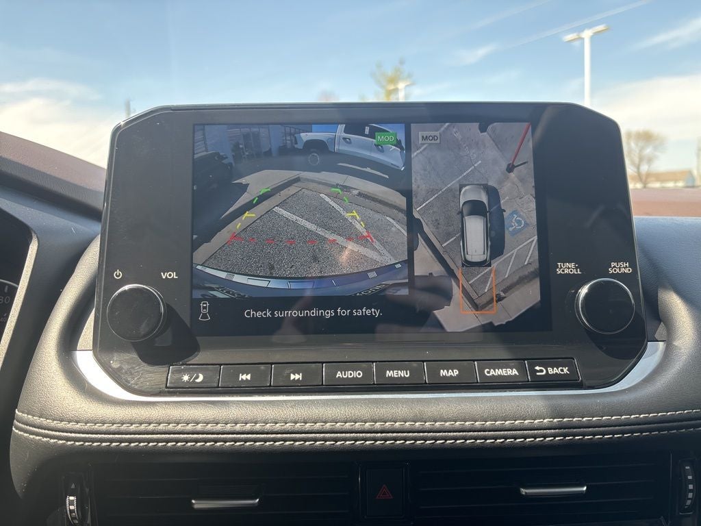 2022 Nissan Rogue SL