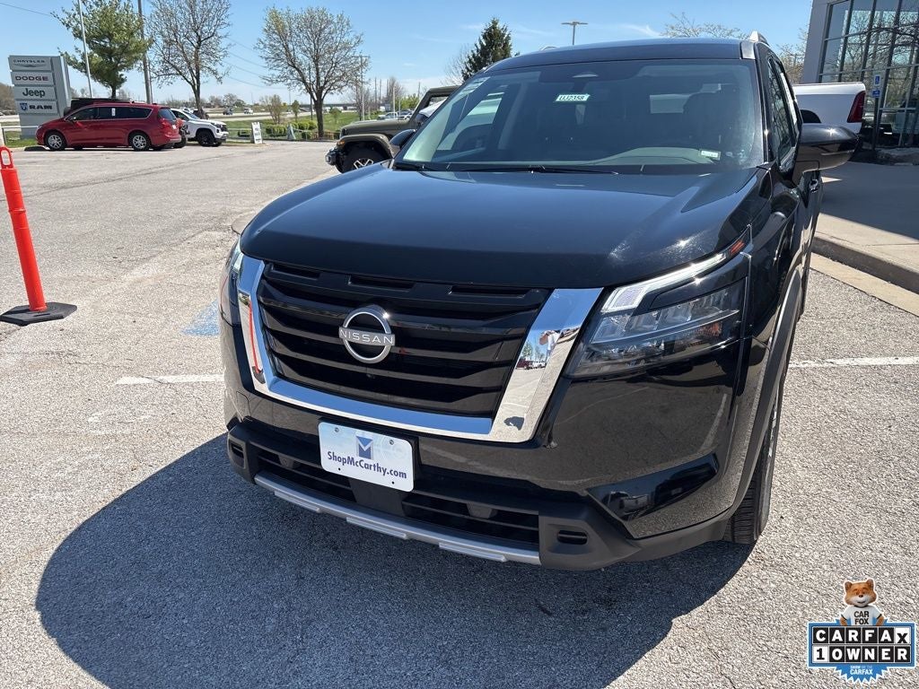 2025 Nissan Pathfinder SL