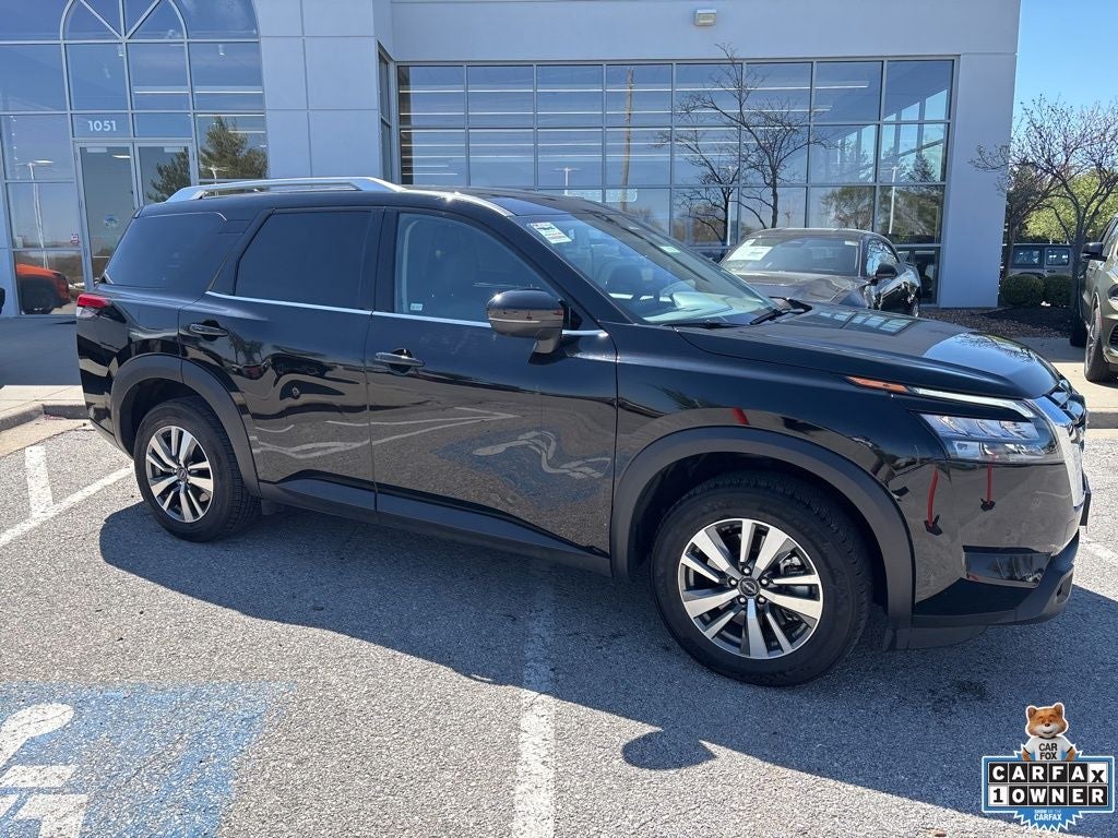 2025 Nissan Pathfinder SL