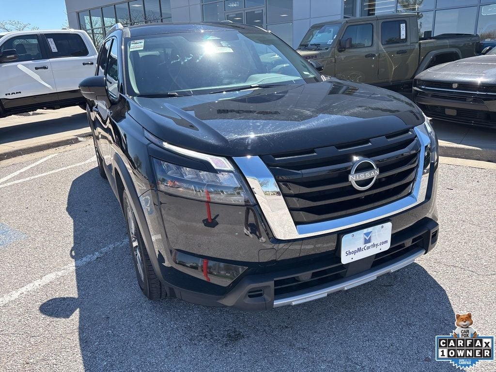 2025 Nissan Pathfinder SL