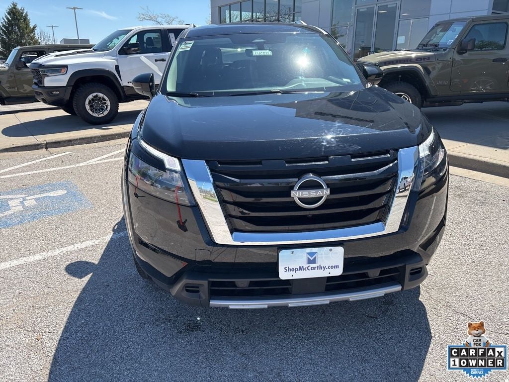 2025 Nissan Pathfinder SL
