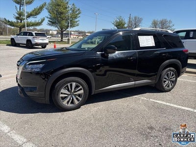 2025 Nissan Pathfinder SL FWD