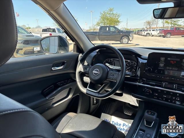 2025 Nissan Pathfinder SL FWD