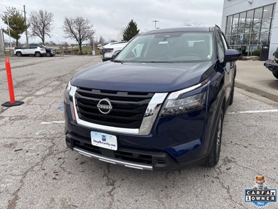 2025 Nissan Pathfinder SL